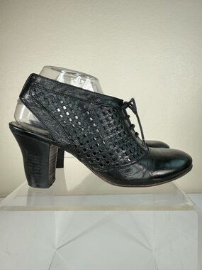 Moma Made in Italy Heeled Perforated Leather Lace Up Heels Sandals Size 39